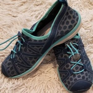 Keen sage slip on poseidon ink blue Sneakers sz 6